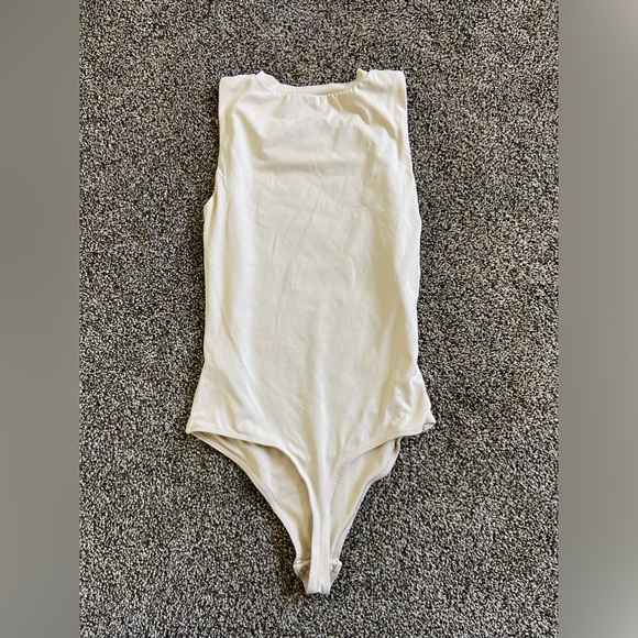 House of Harlow Bodysuit - Picture 2 of 3